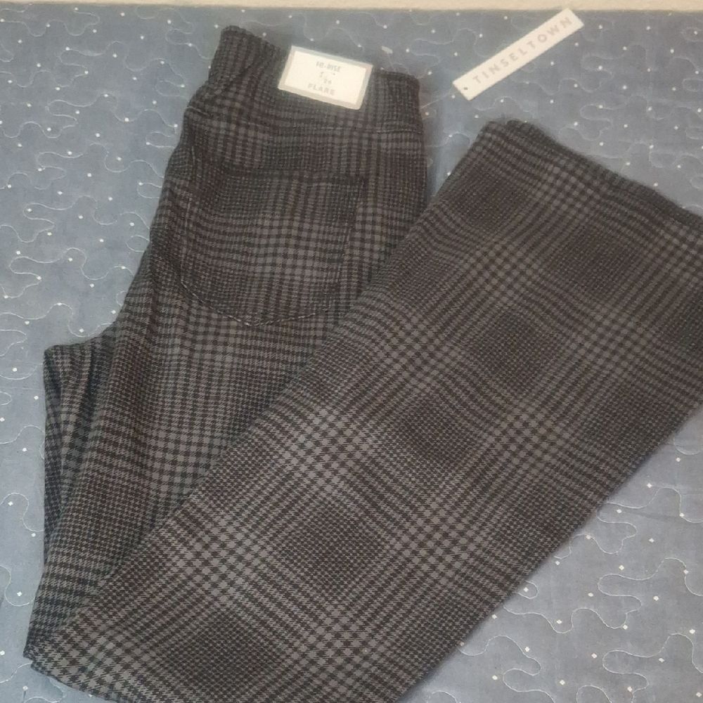 Tinseltown Stylish Gray Plaid Women's Hi rise Flare Pants size 3 NWT